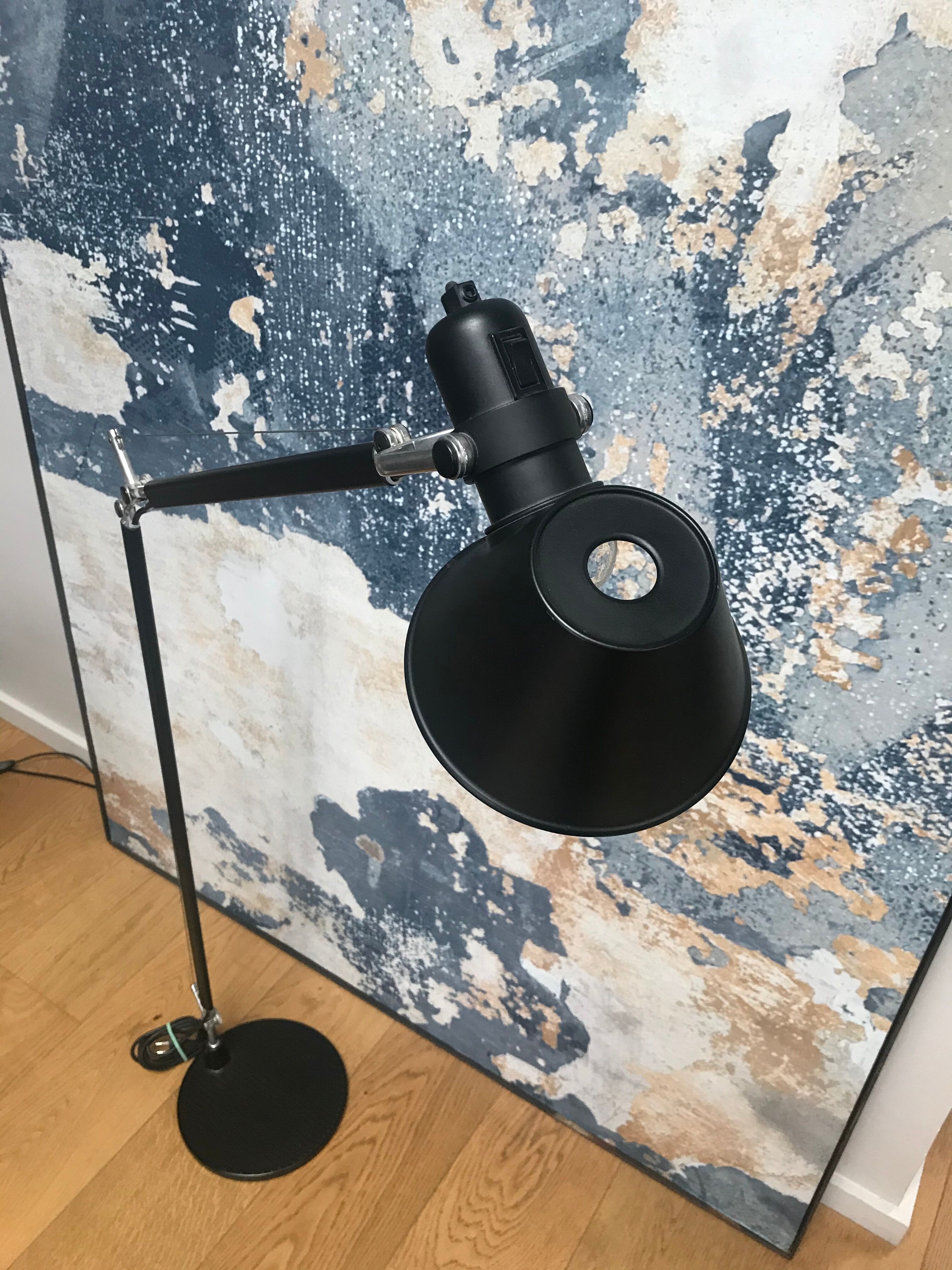 Tolomeo Lettura black floor lamp by Michele de Lucchi for Artemide