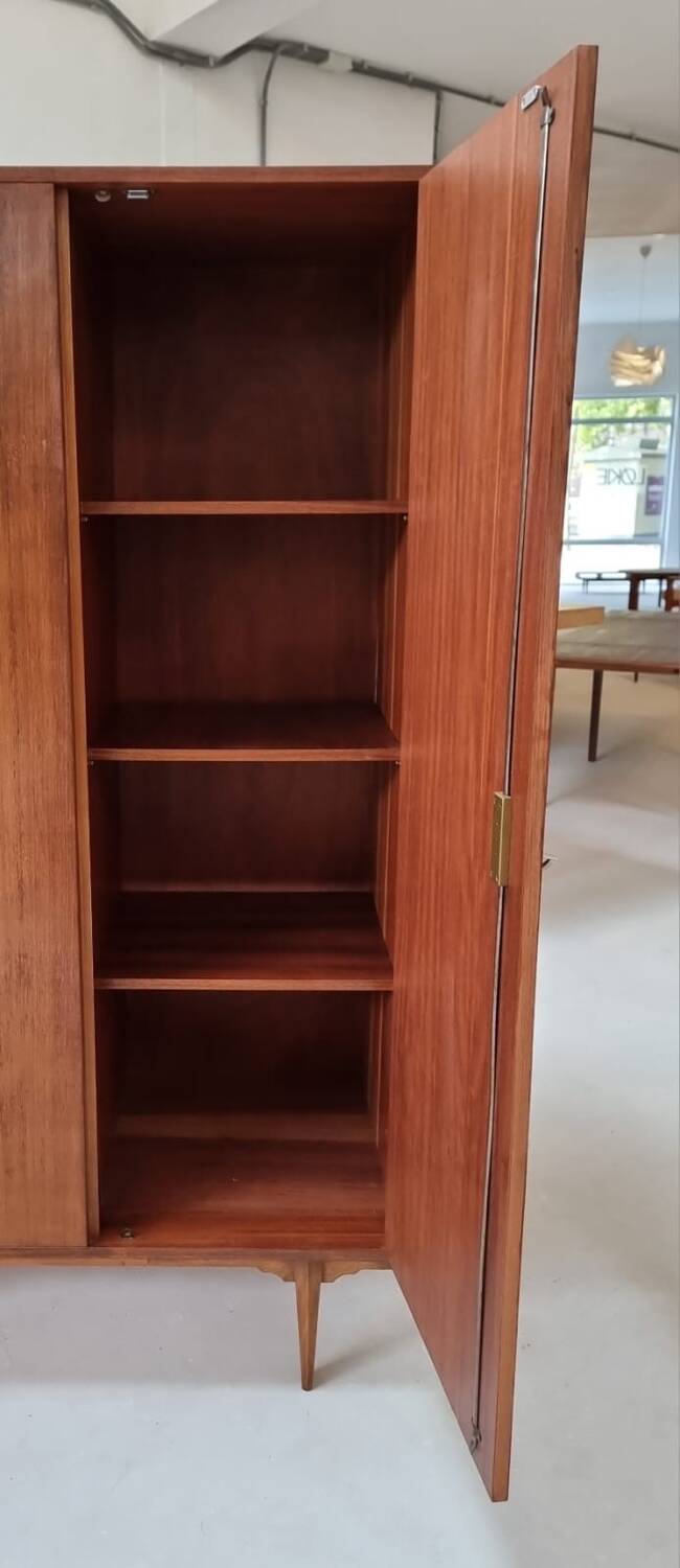 Armoire du milieu du siècle