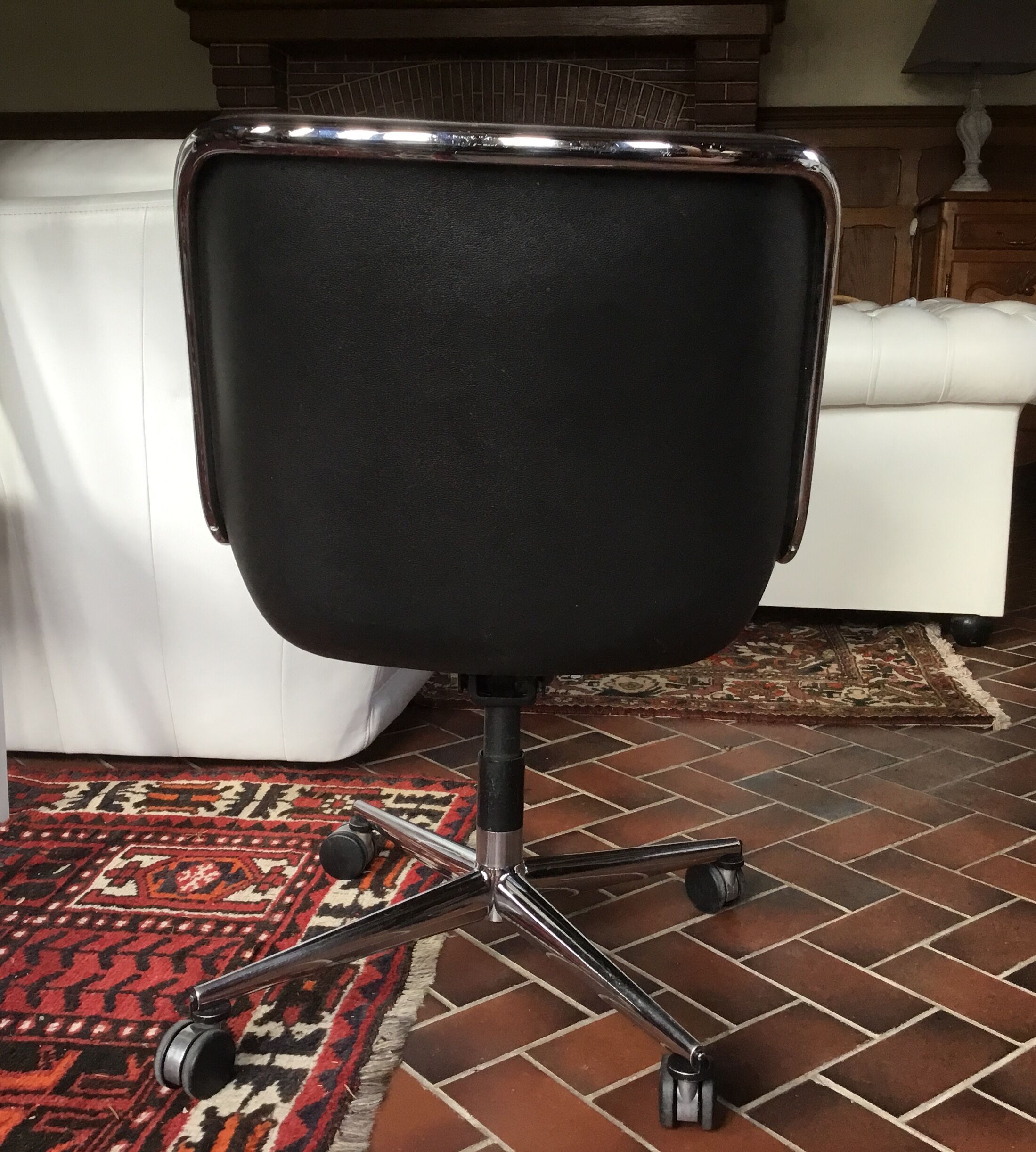 Fauteuil cuir Charles Pollock