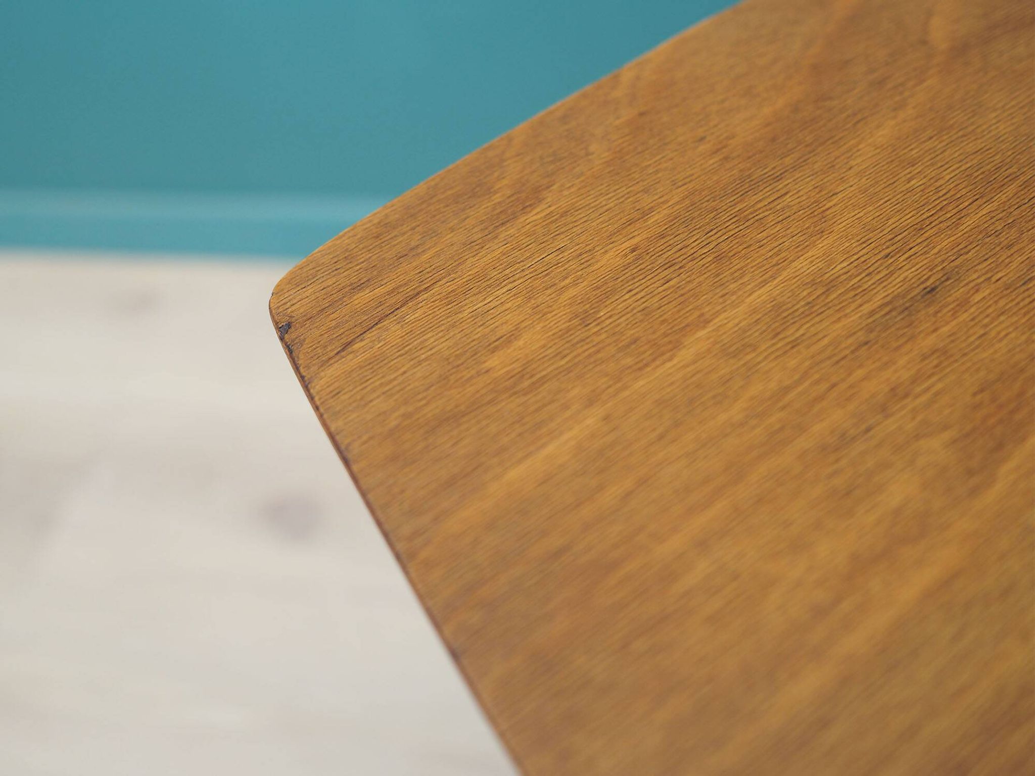 Table basse en noyer, design danois, années 1970, production : Danemark