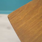 Table basse en noyer, design danois, années 1970, production : Danemark