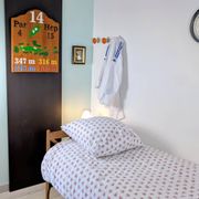 Vintage folding bed – wood and metal – 206 cm – rustic charm and practicality