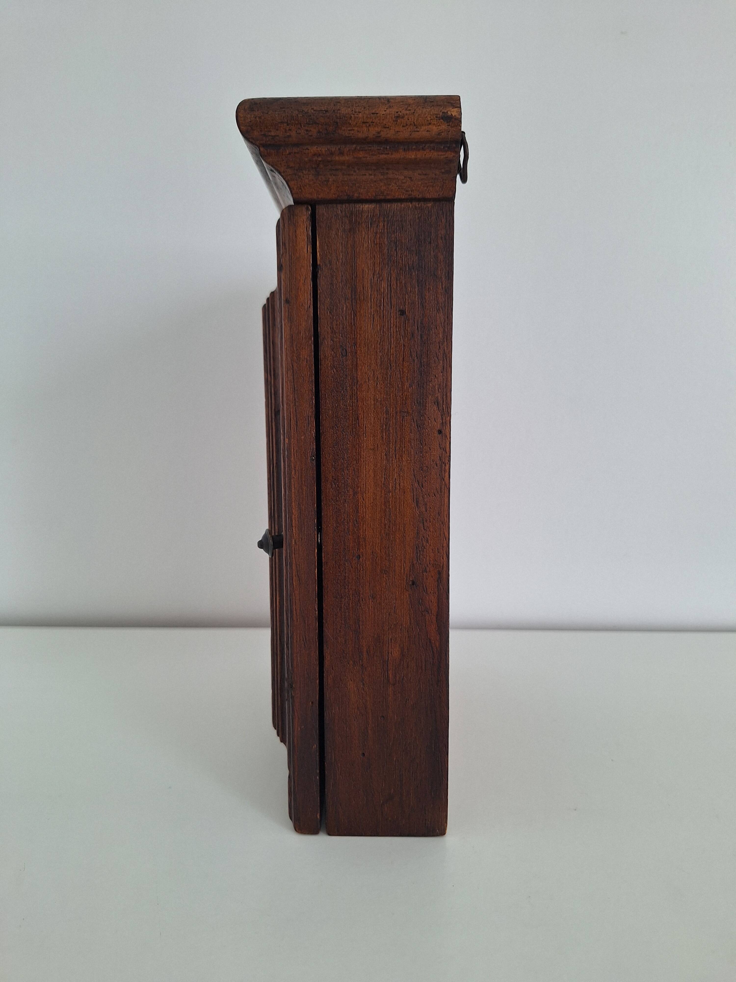 Boîte à clés vintage