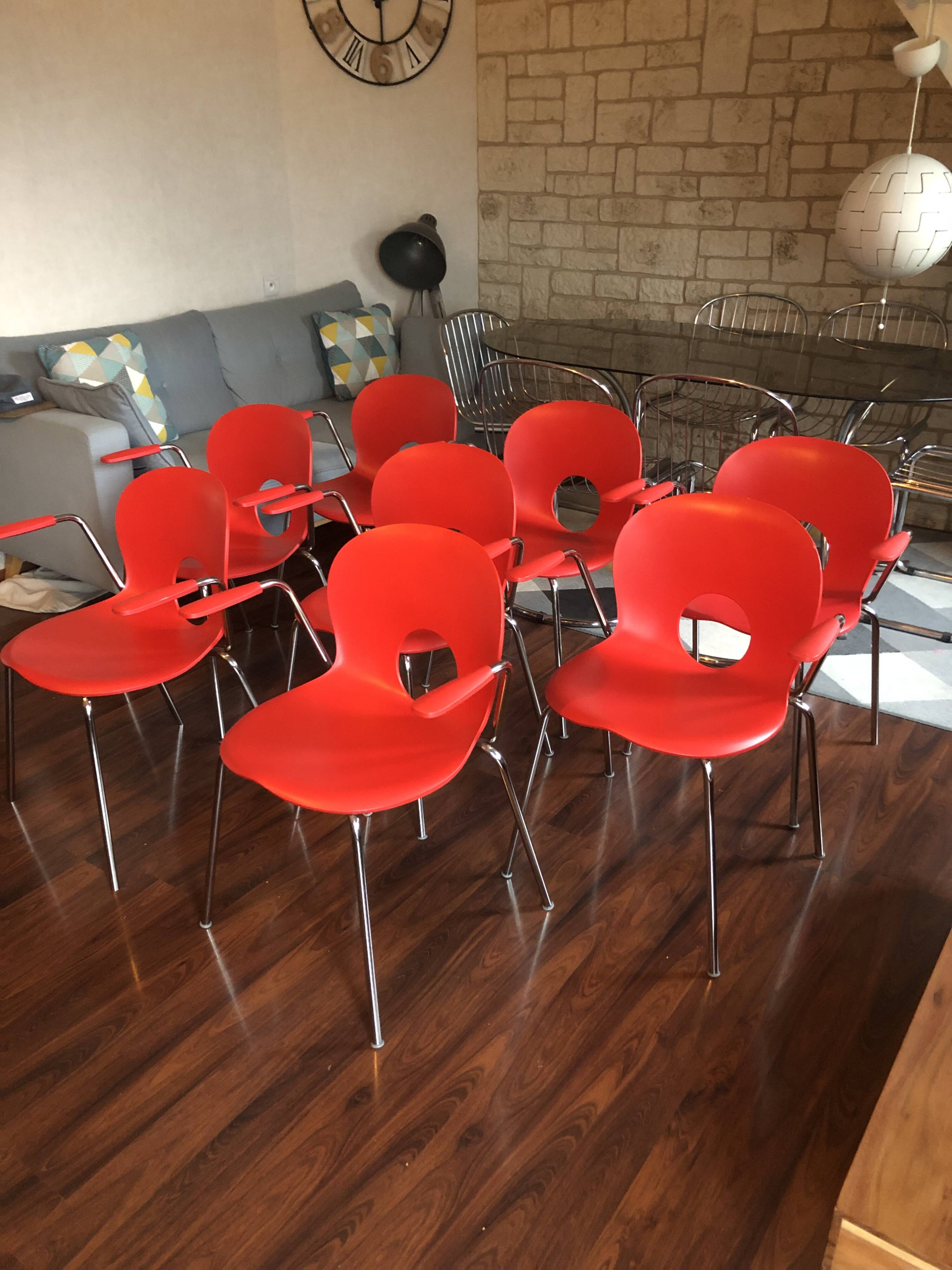 Lot de 8 chaises rouges vintage designer Raul Barbieri
