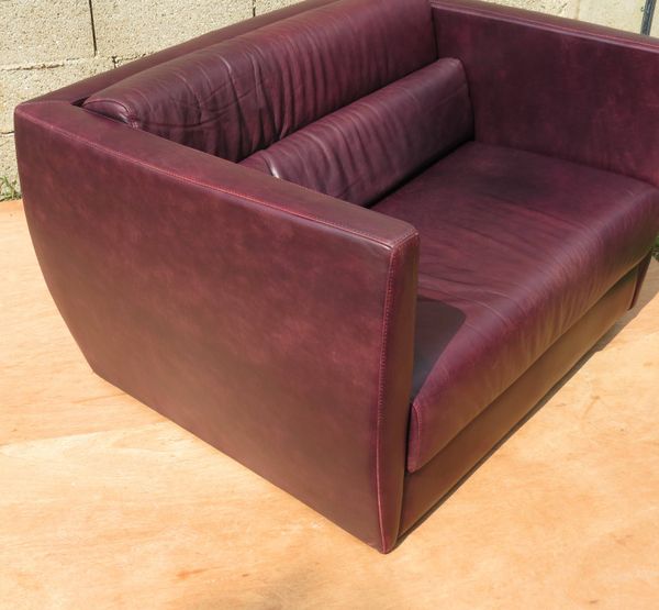 Canapé 2 places en cuir bordeaux par Christophe Delcourt pour Roche-Bobois