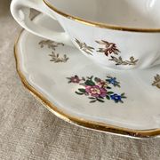 Antique tea set in Amandinoise porcelain