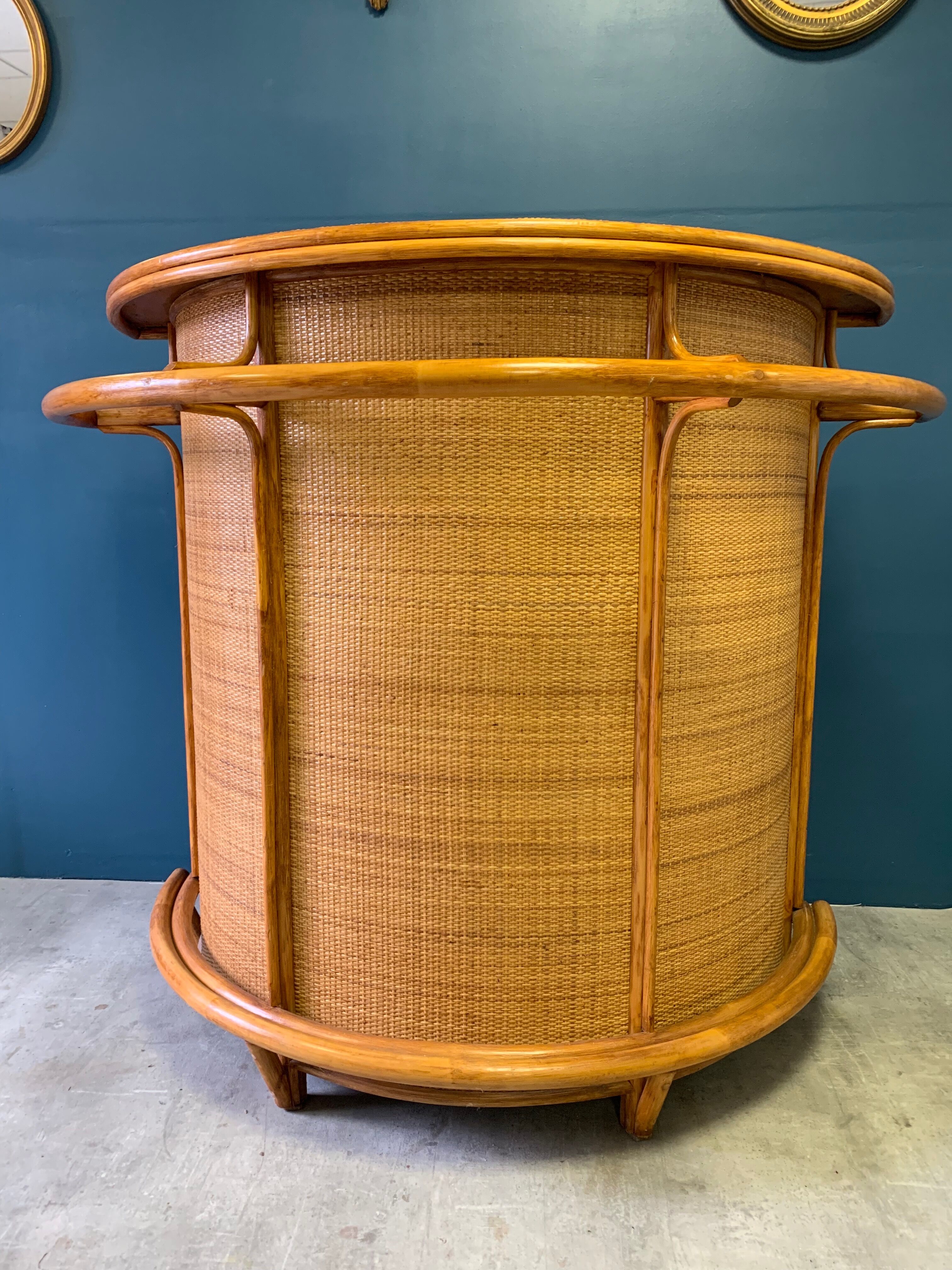 Vintage rattan bar