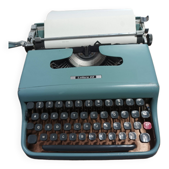 Olivetti lettera 32 typewriter