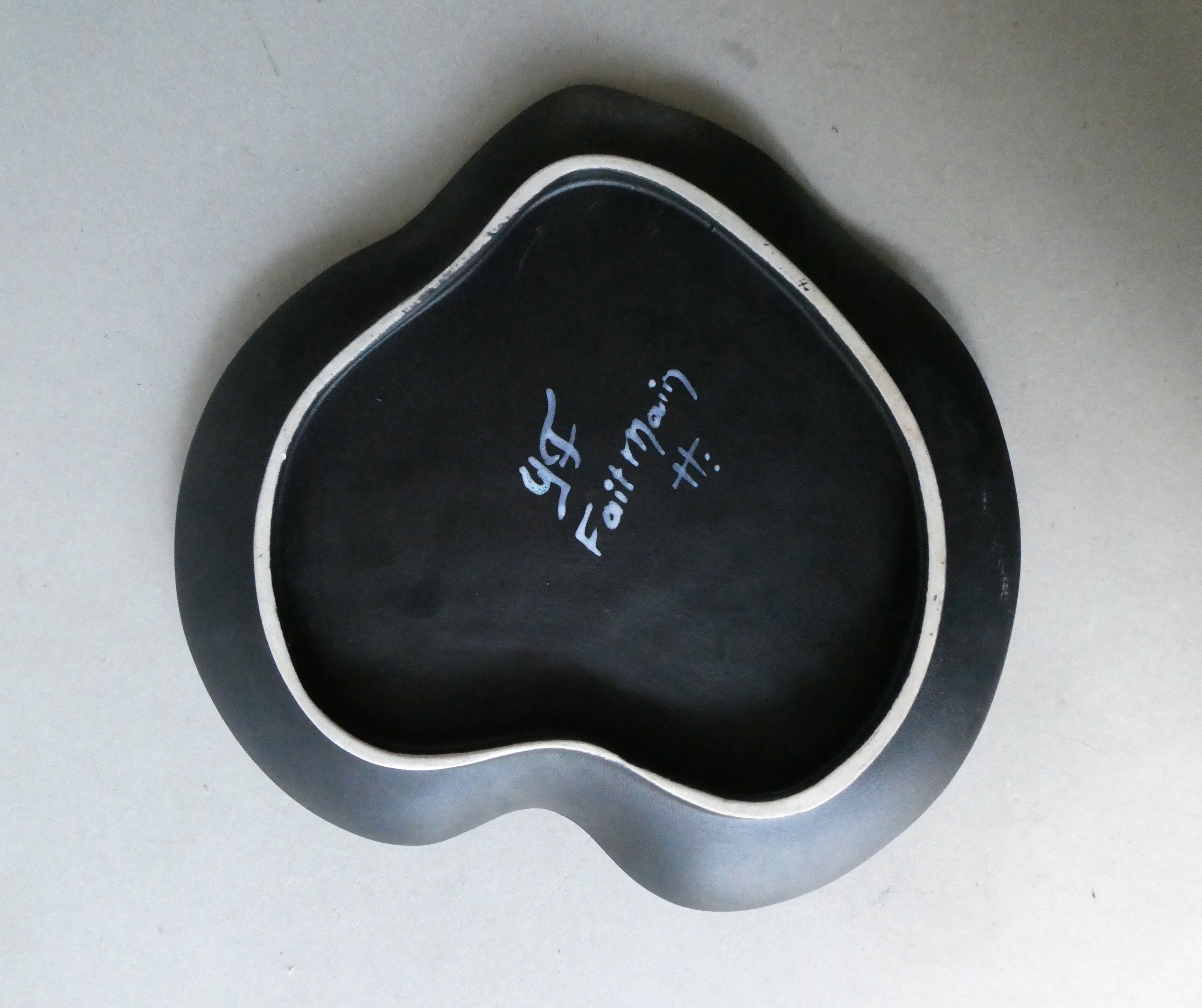 Plat en céramique Gabriel Fourmaintraux, années 60