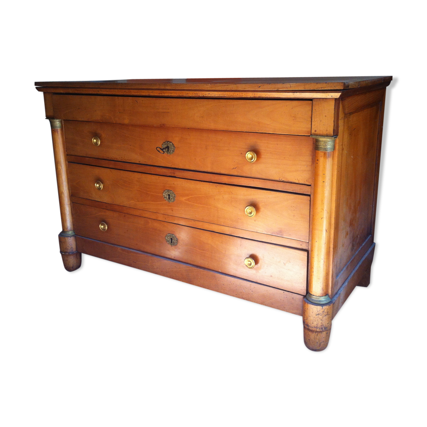 Empire dresser