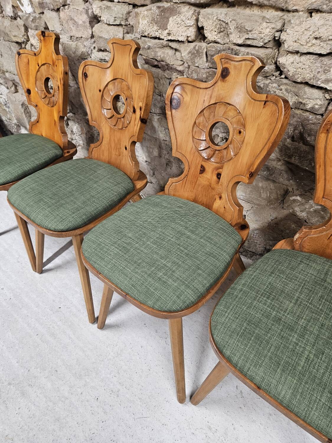 Lot 4 chaises auberge bistrot 1970"