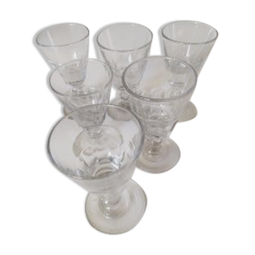6 glasses of antique bistro