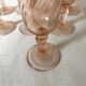 Flûtes à champagne en verre rose années 80