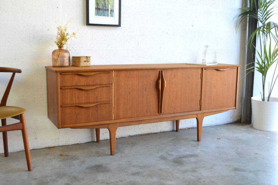 Enfilade Jentique – "wave" handles 183 cm