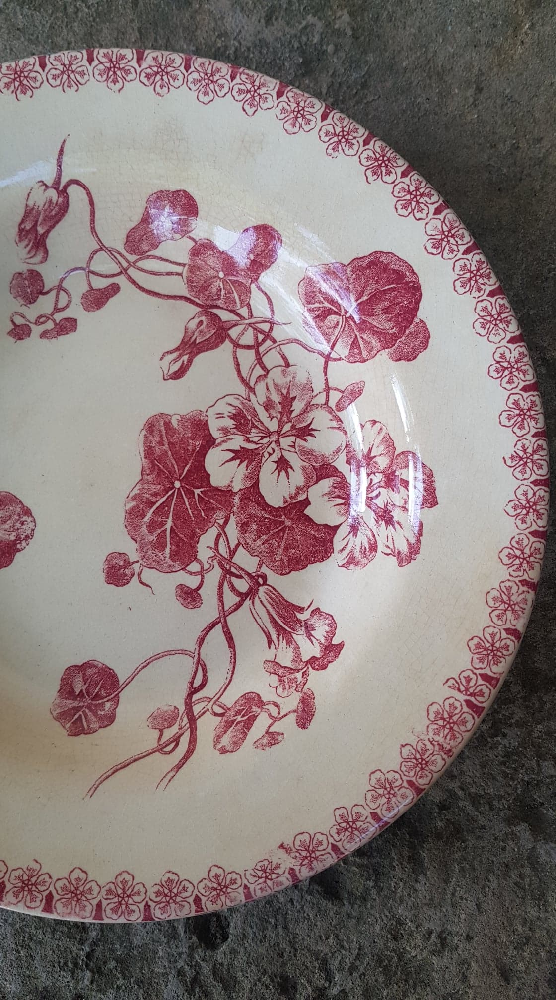 Set of 3 plates in Iron Earth Gien model Capucines