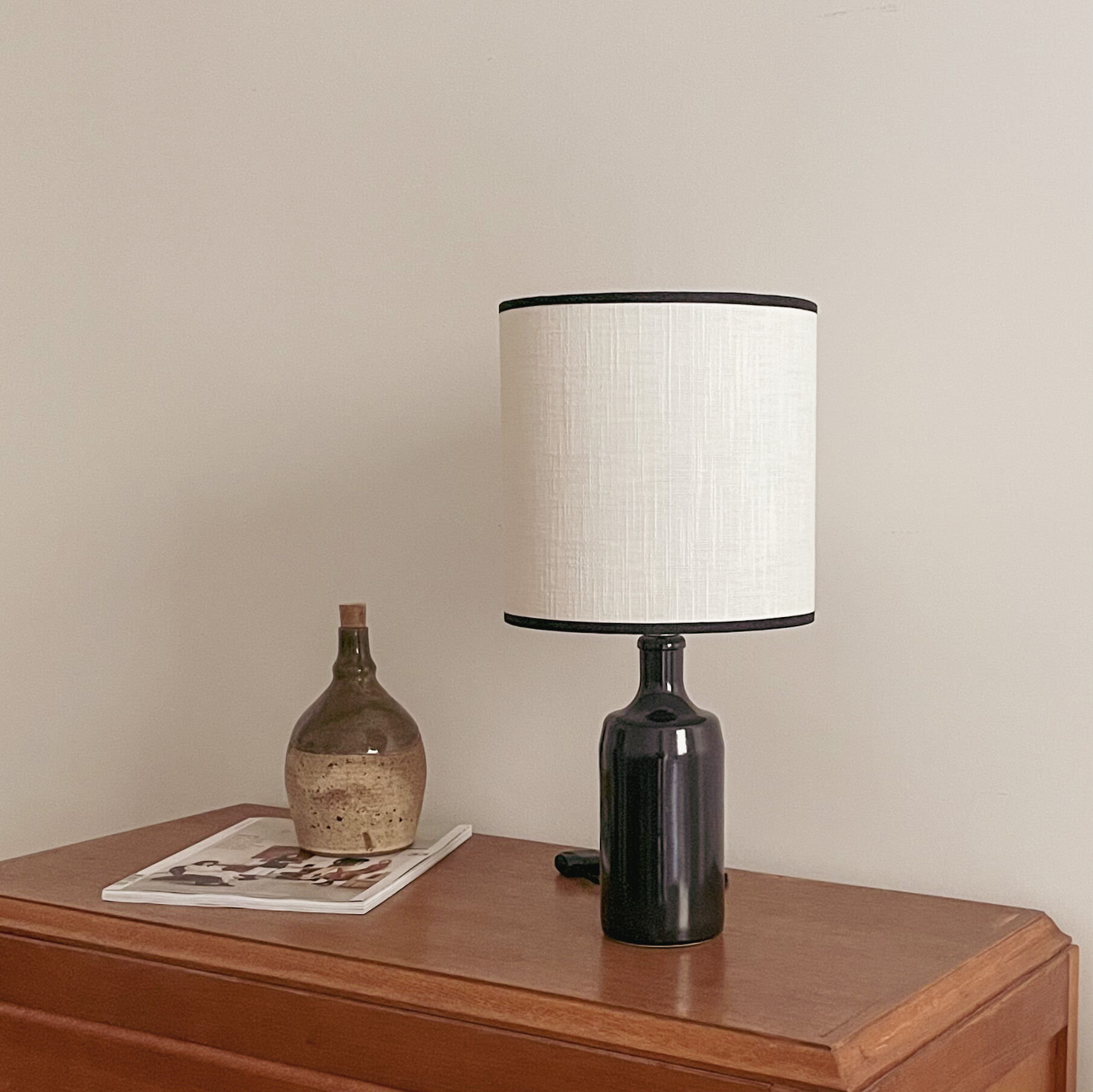 Pair lamps sandstone and linen