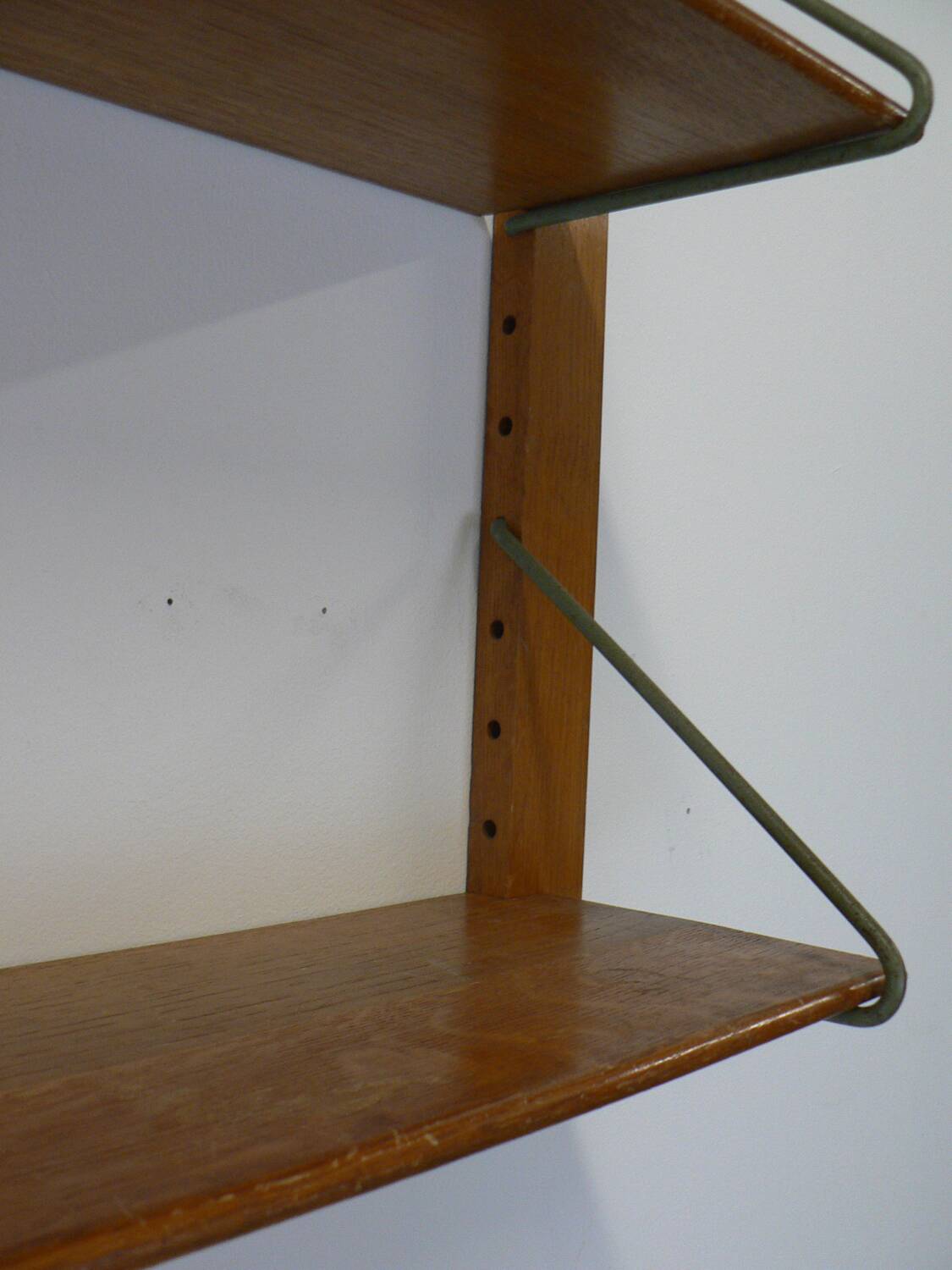 A shelf by Jacques Hauville