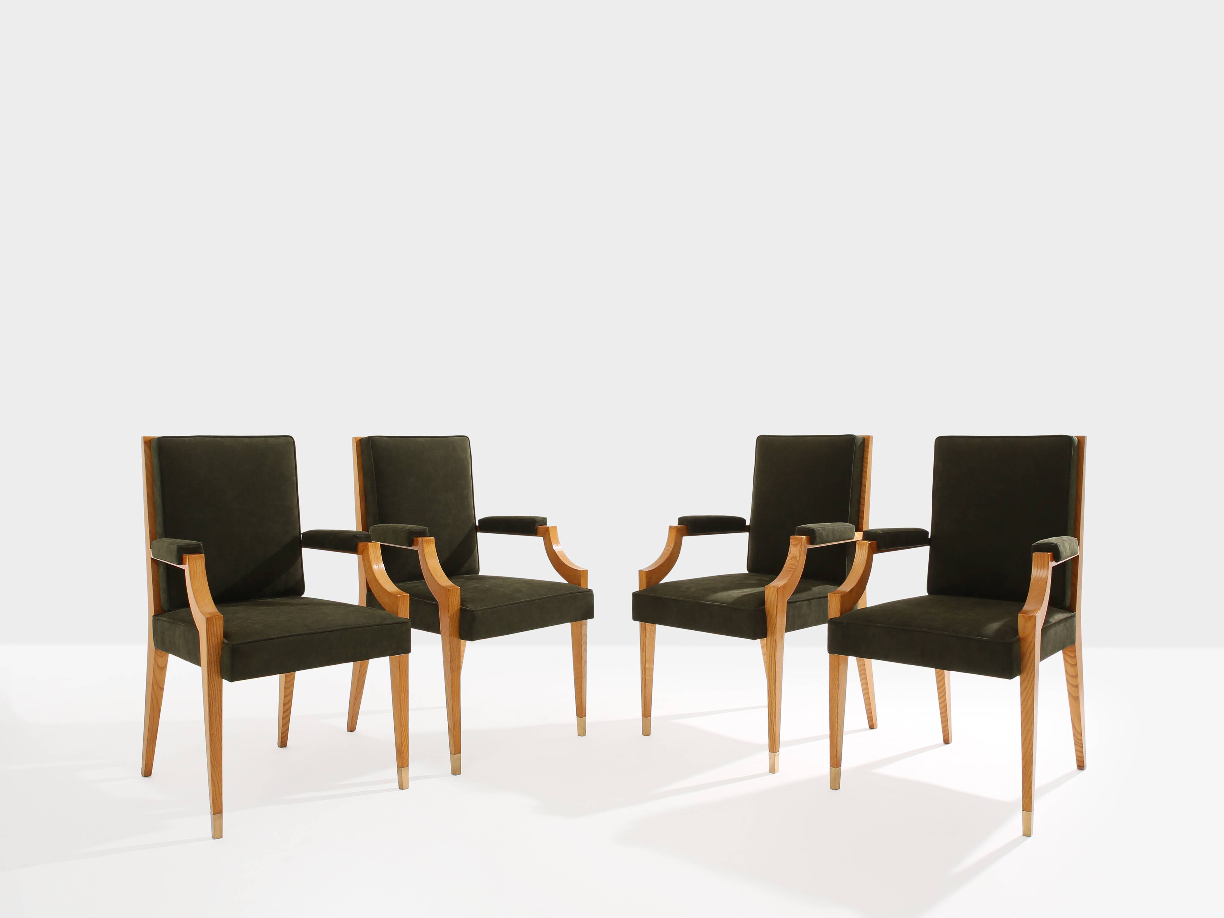 Set de fauteuils en frêne Néoclassiques d’André Arbus 1940