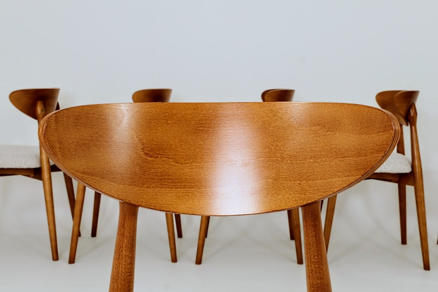 Set of 6 Dining Chairs, Light Beech Wood, White Bouclè Fabric, Modern 