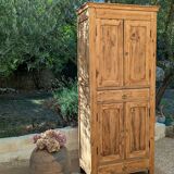 Standing man's wardrobe