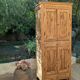 Armoire homme debout