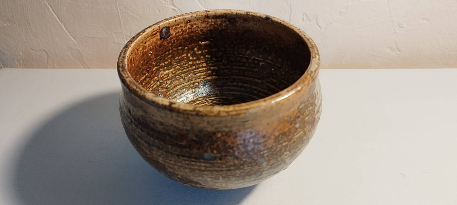 Pyrite sandstone vase pocket