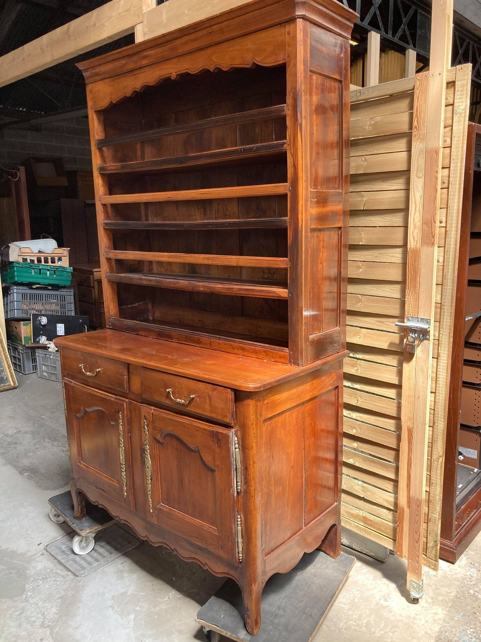 Vintage vaisselier with drainer