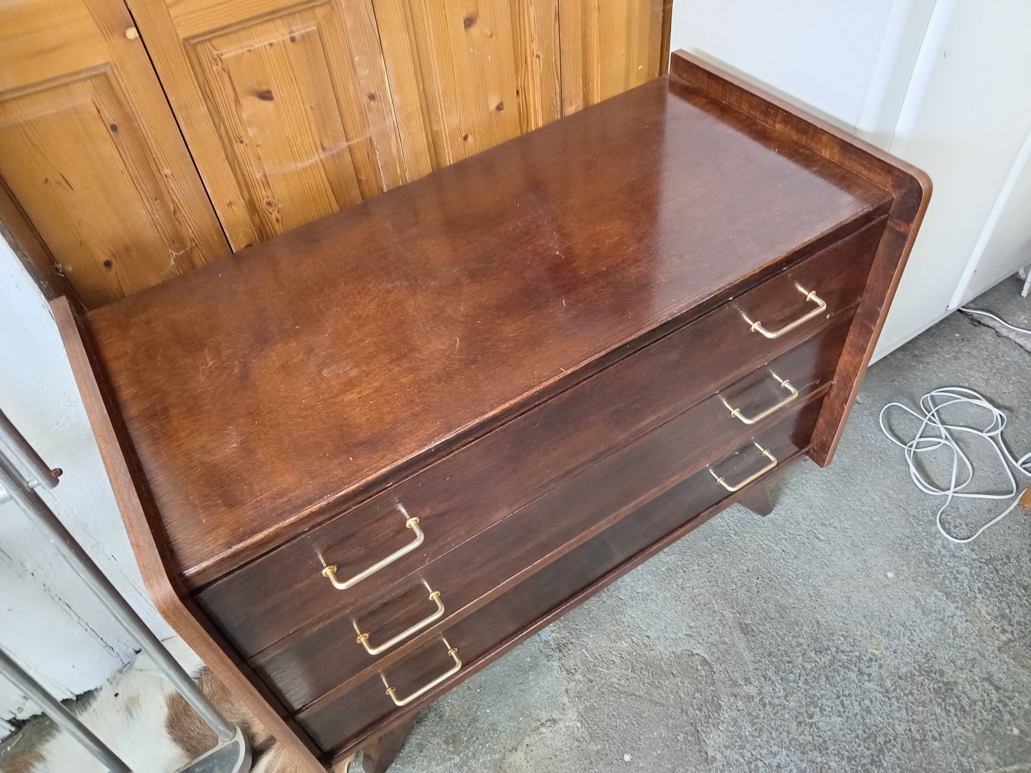 Commode vintage