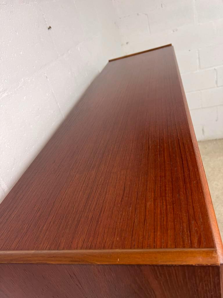 Vintage teaken cabinet / bar cabinet / wall unit