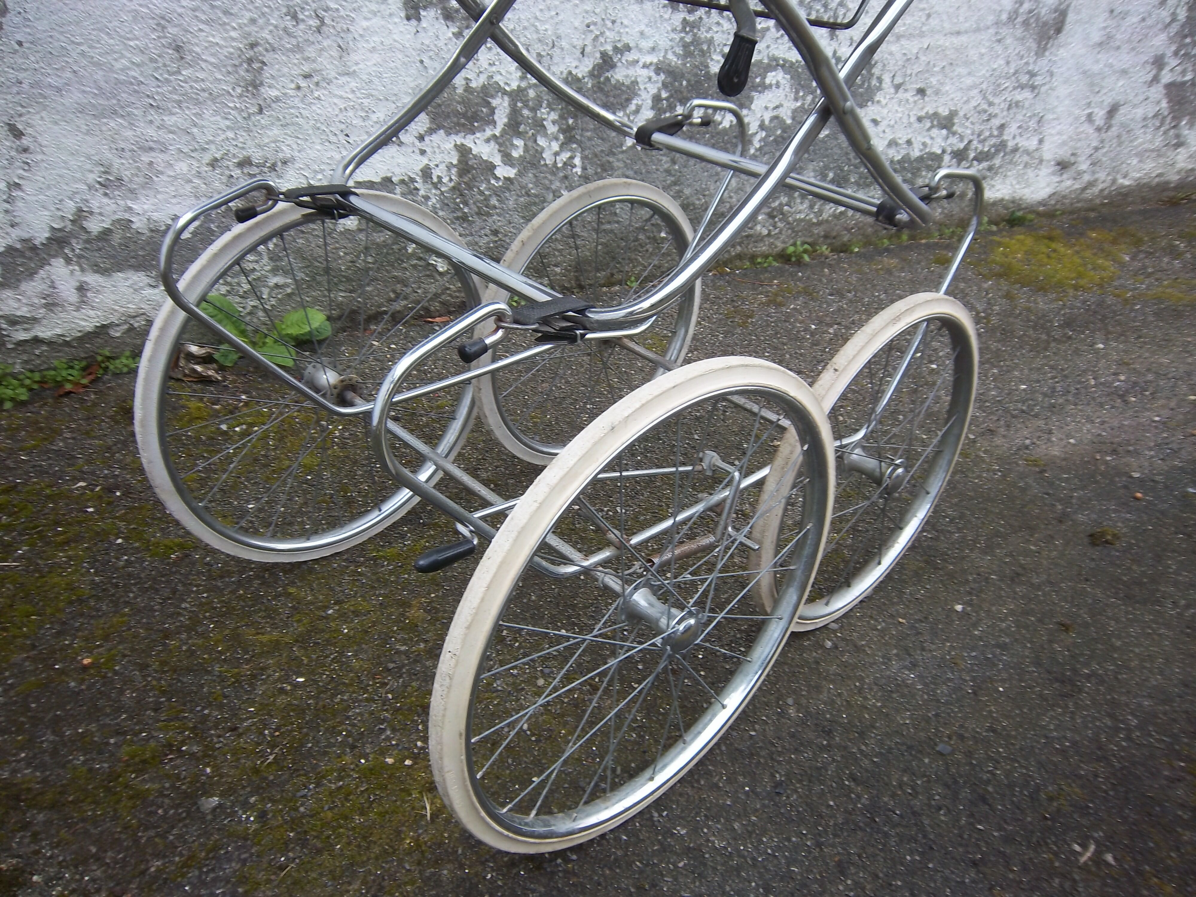 English vintage pram for baby from the 1950-60