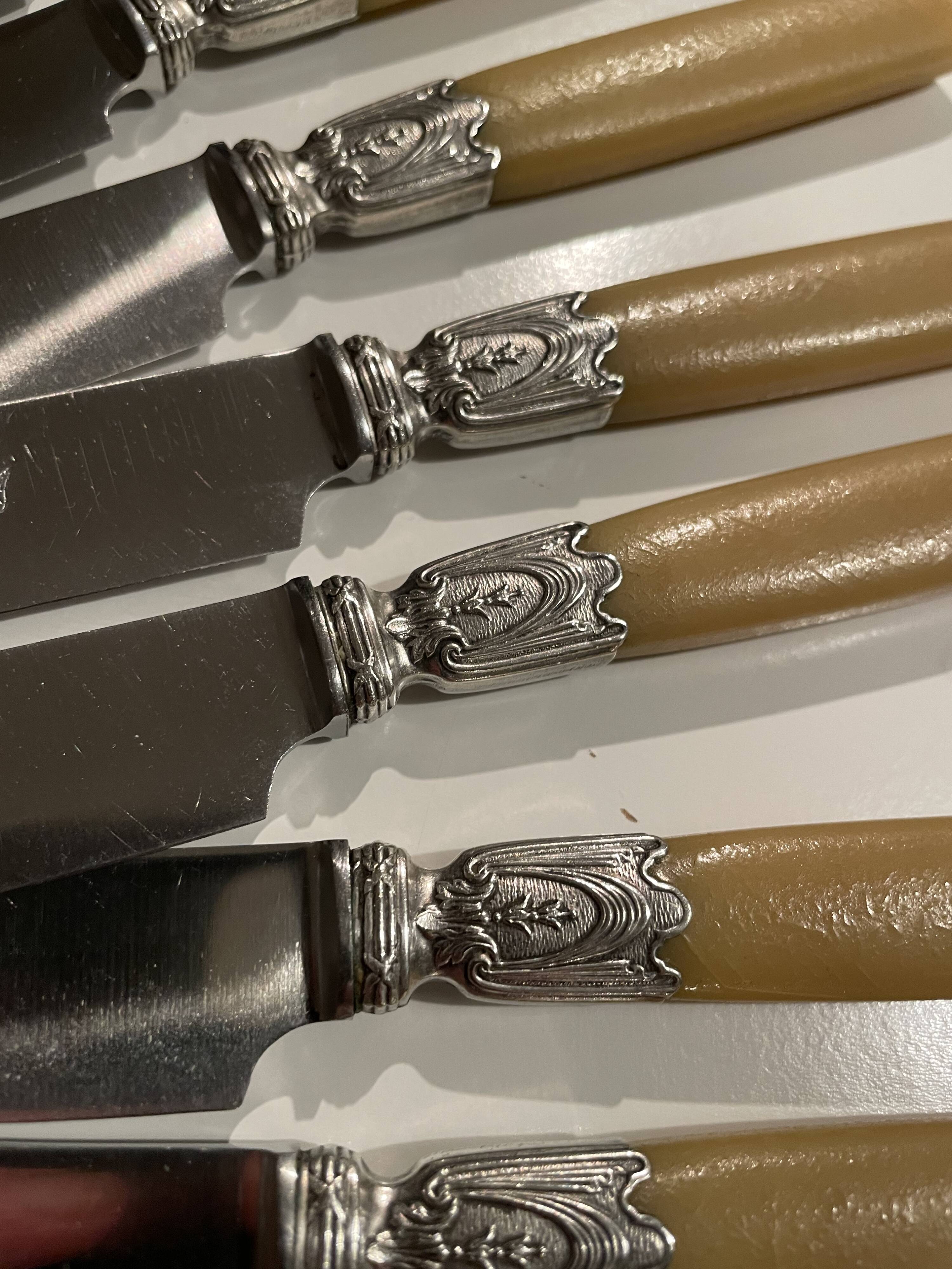 Bakelite handle knives from the 1950s
