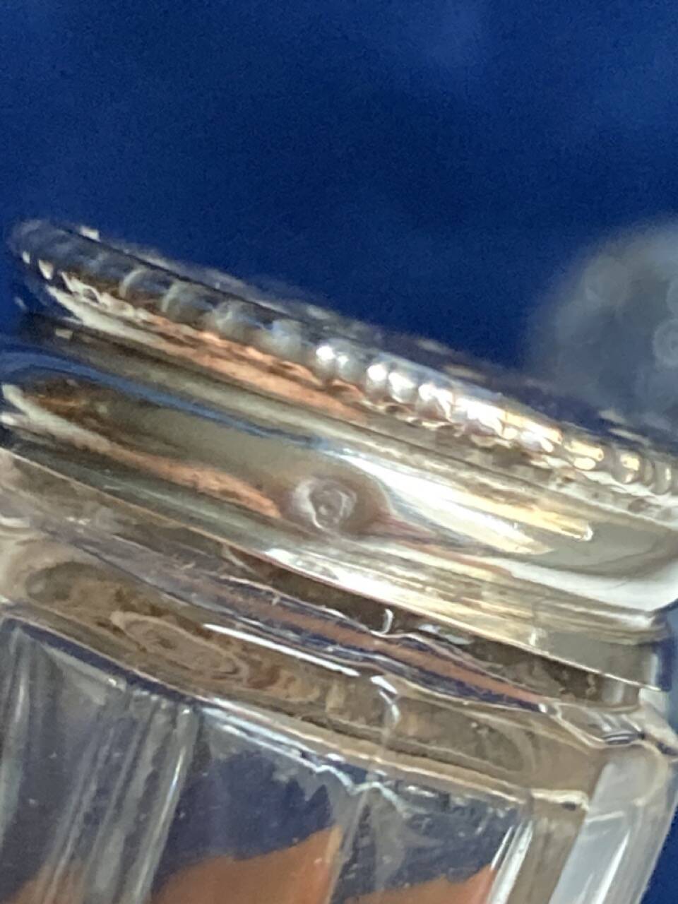 Individual salt shakers in 800 silver with two hallmarks and fluted crystal