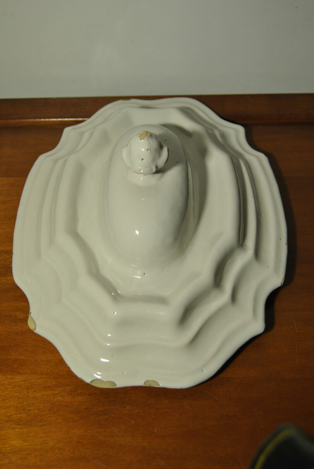 Vegetable soup tureen lid Moustiers 18th century South France