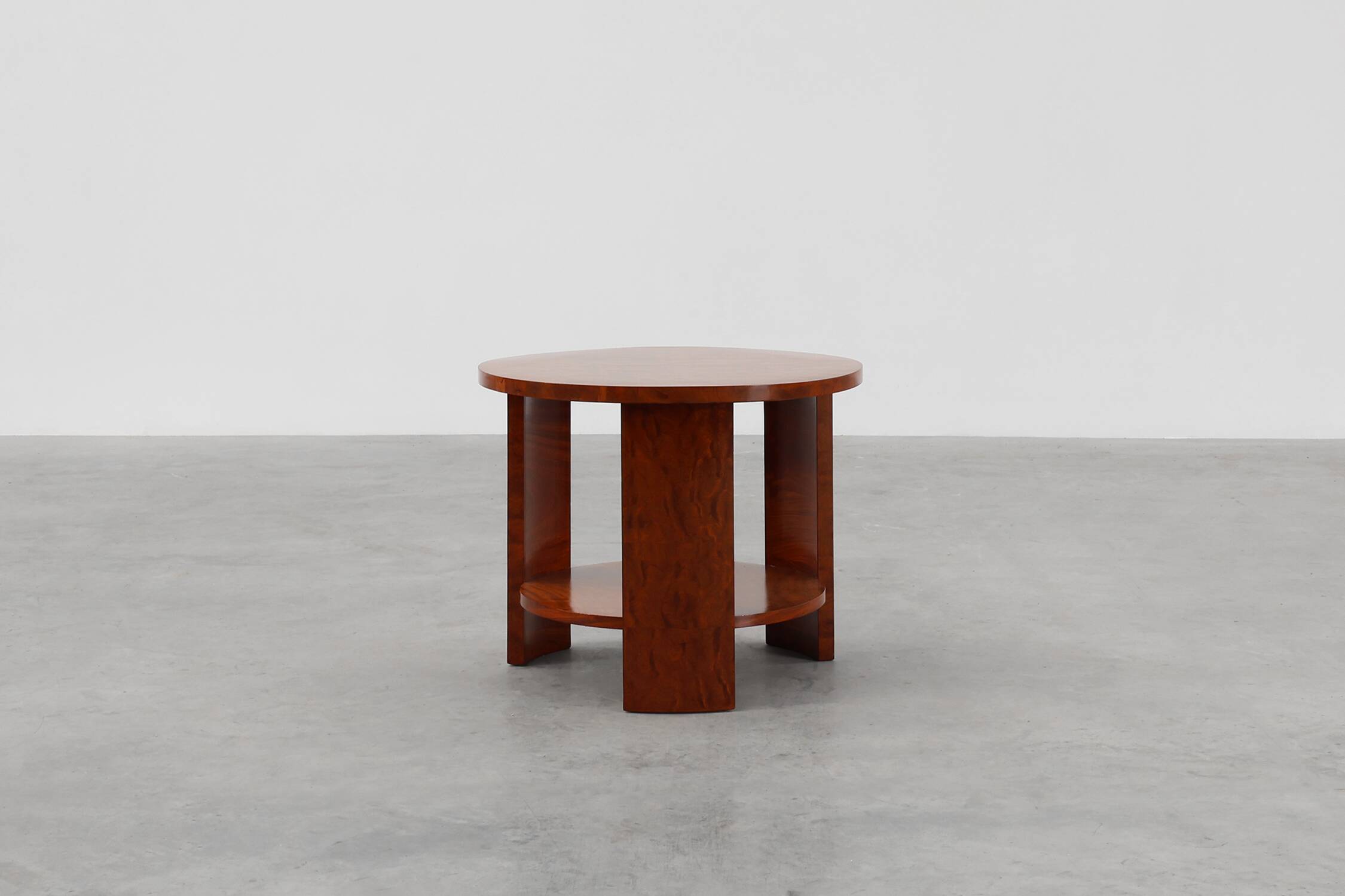 Round Art Deco coffee table in burl veneer, France ca. 1920