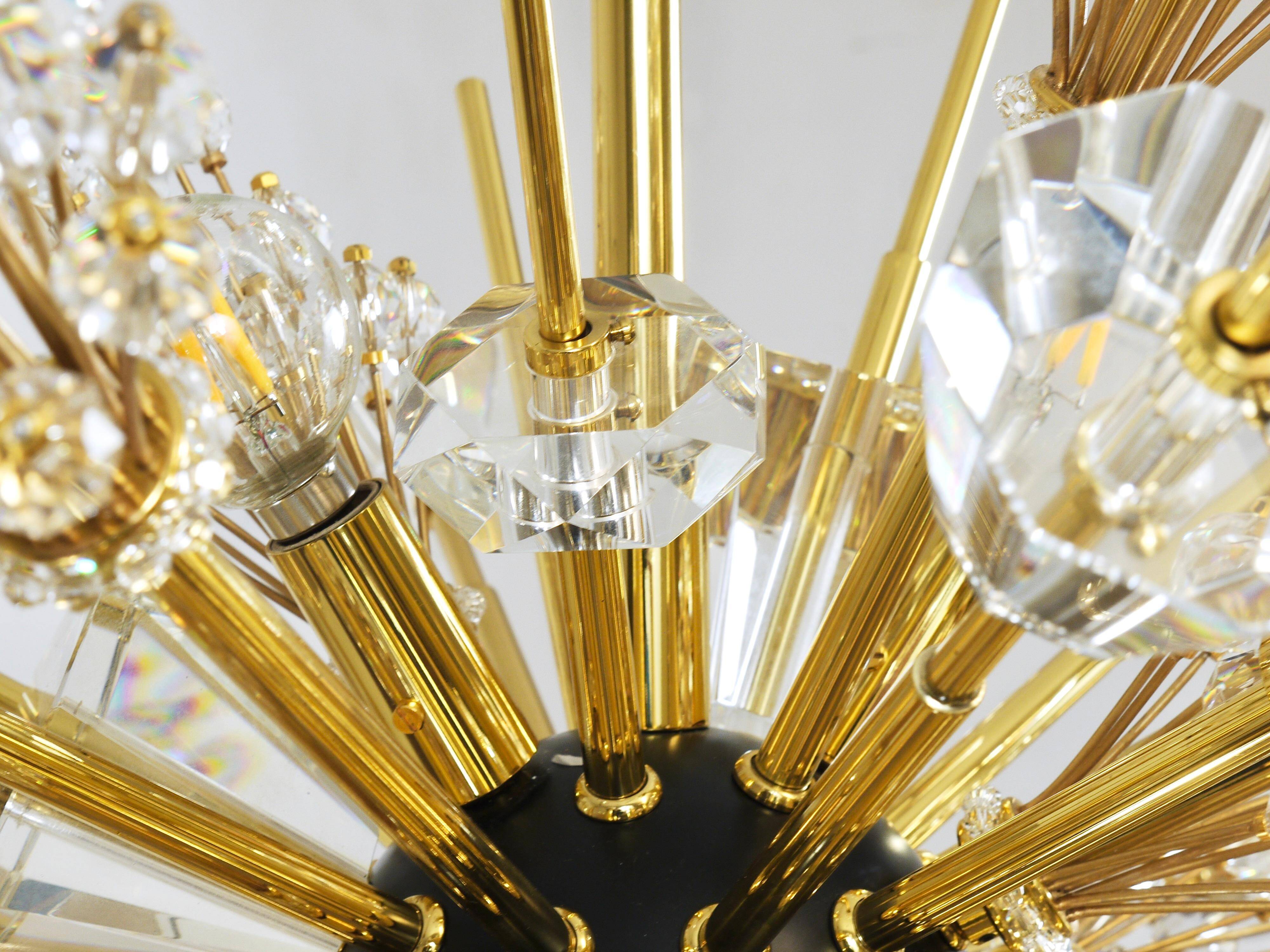 Grand Sputnik chandelier Metropolitan Opera in crystal and brass J.L. Lobmeyr