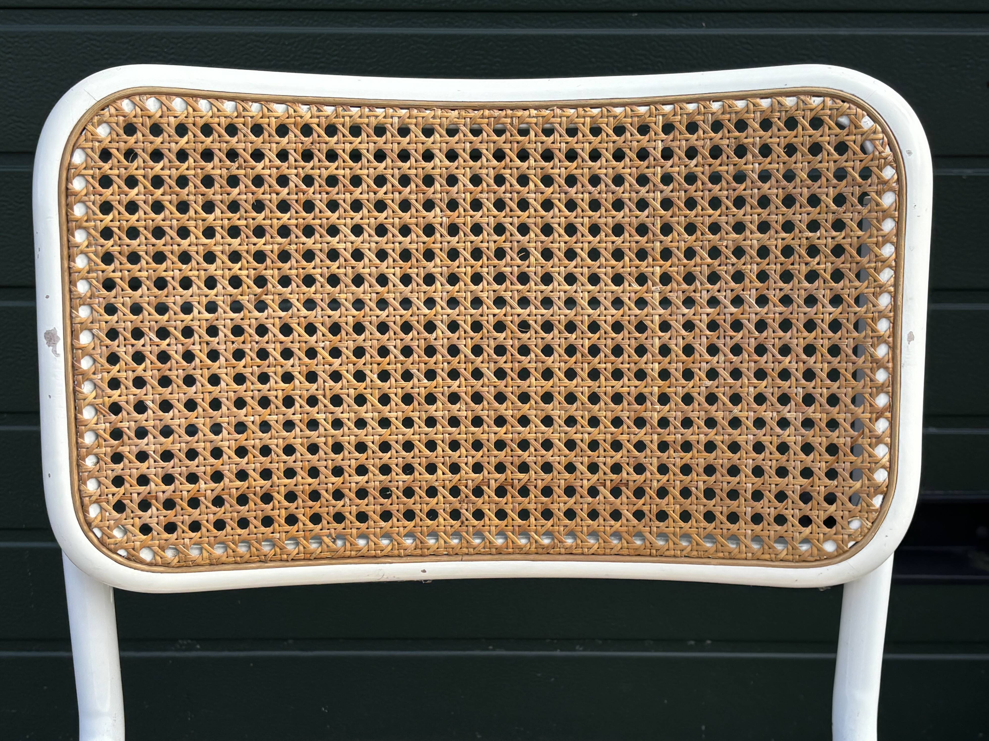 Set of 4 Cesca b32 model chairs in white dining chair