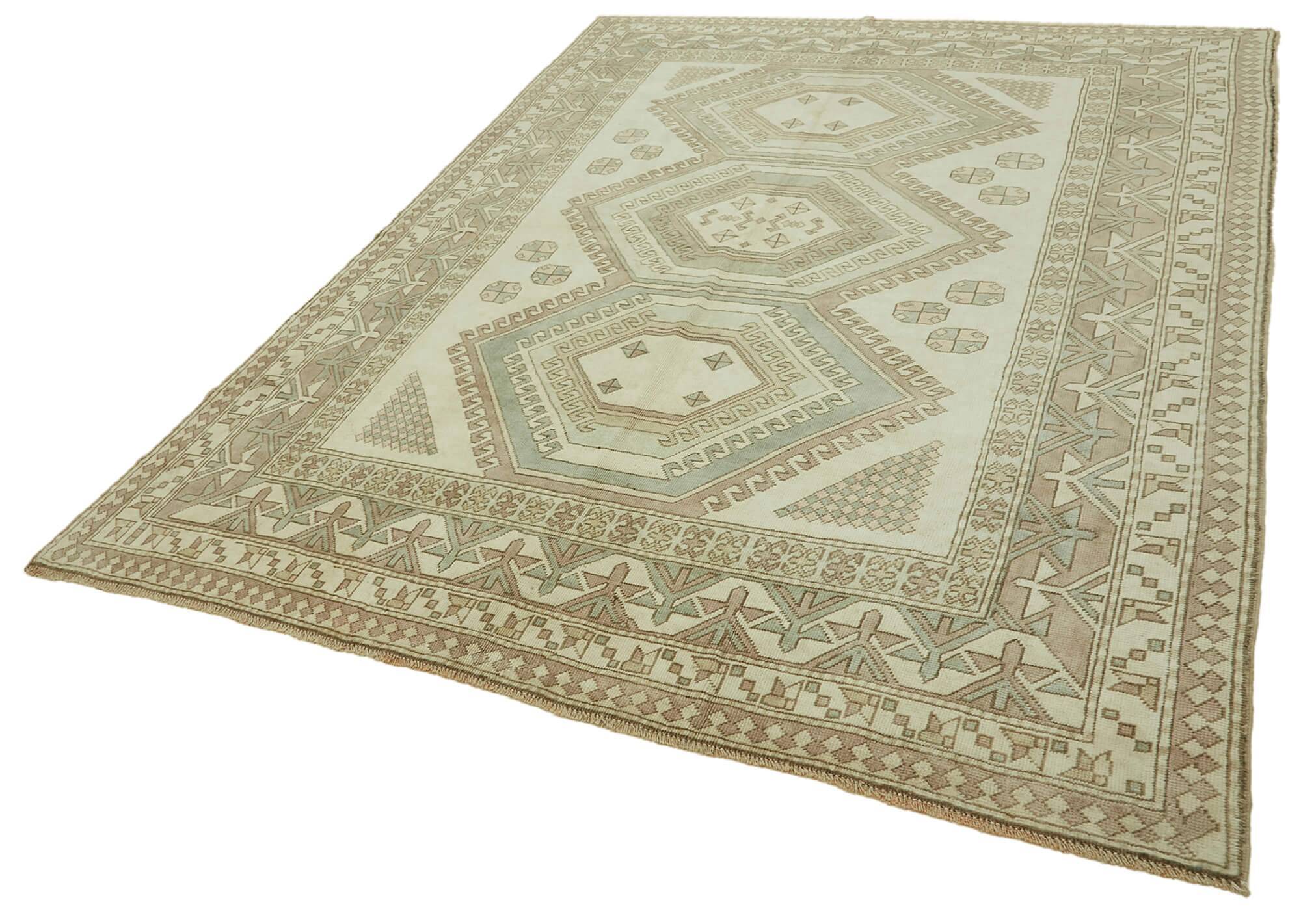 Turkish Vintage Anatolian Rug 225 cm x 285 cm