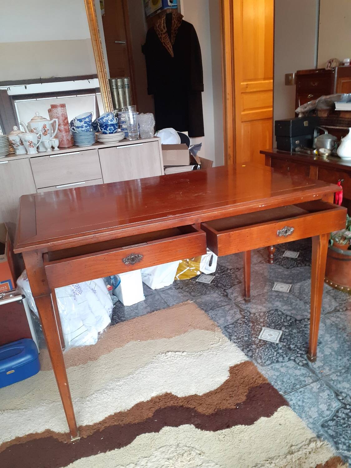 Bureau style XVI