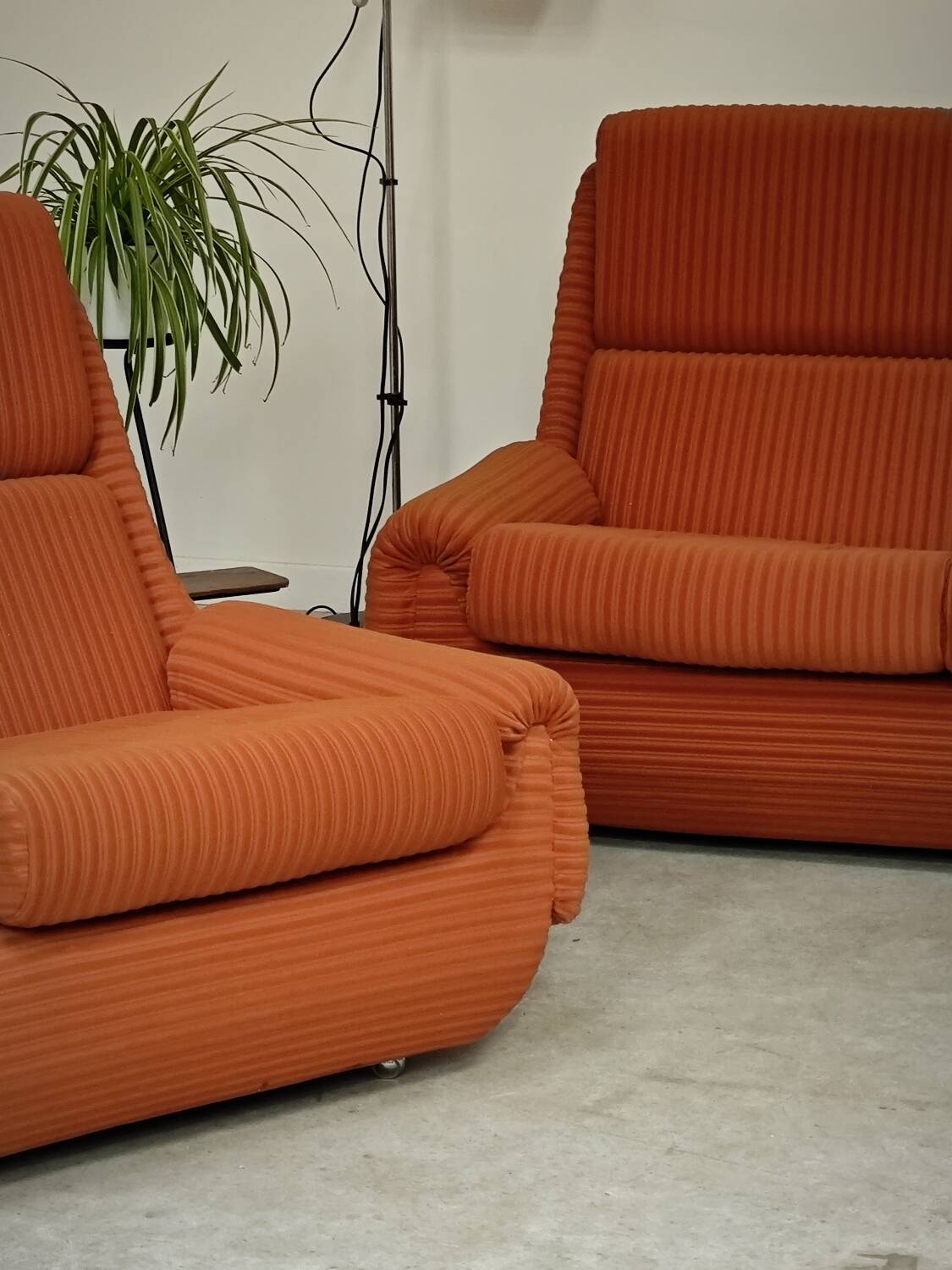 Complete orange salon JITONA in Atlantis Space Age style from the 1970s.