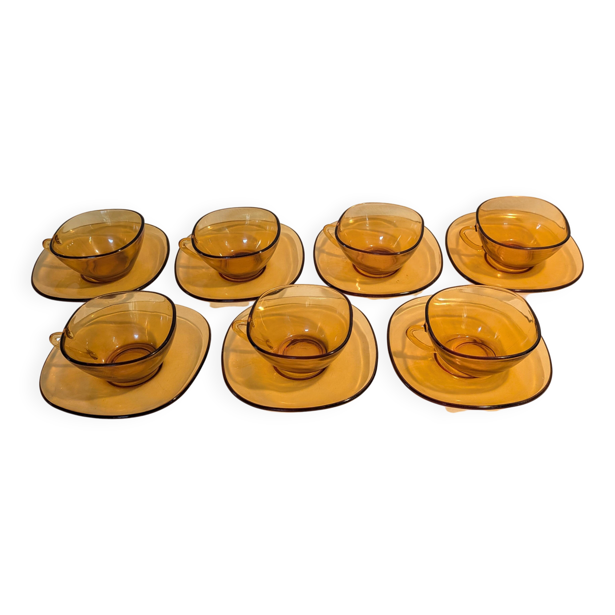 7-cup and saucer set VERECO France in amber glass – 1970s