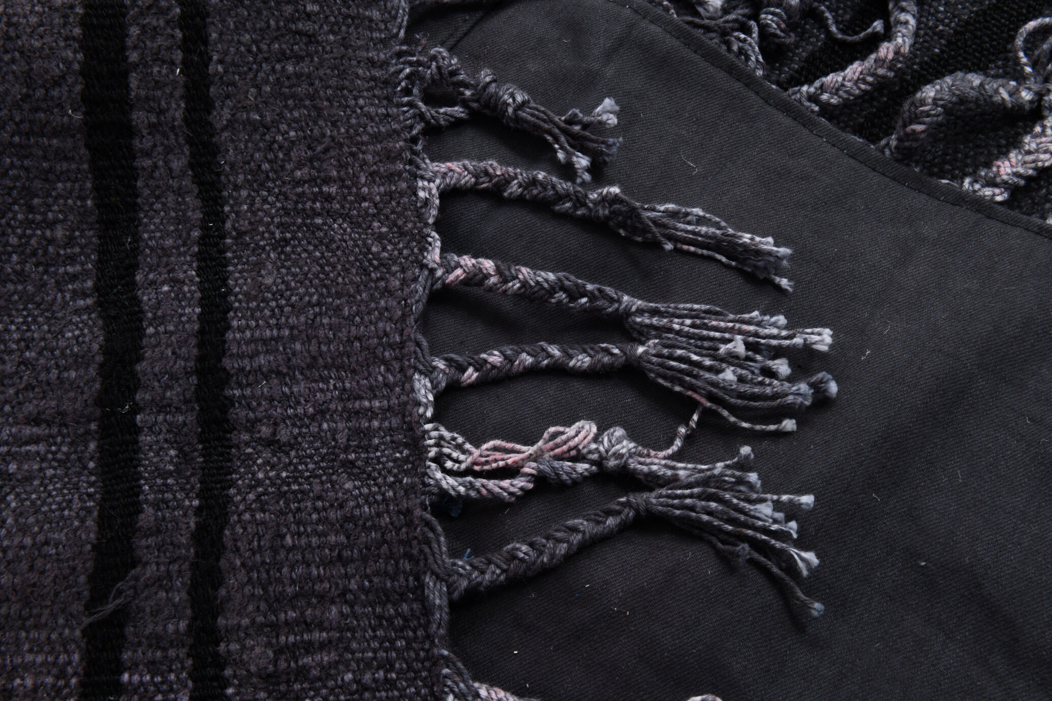 Gray & black oversize hemp rug 316x204cm