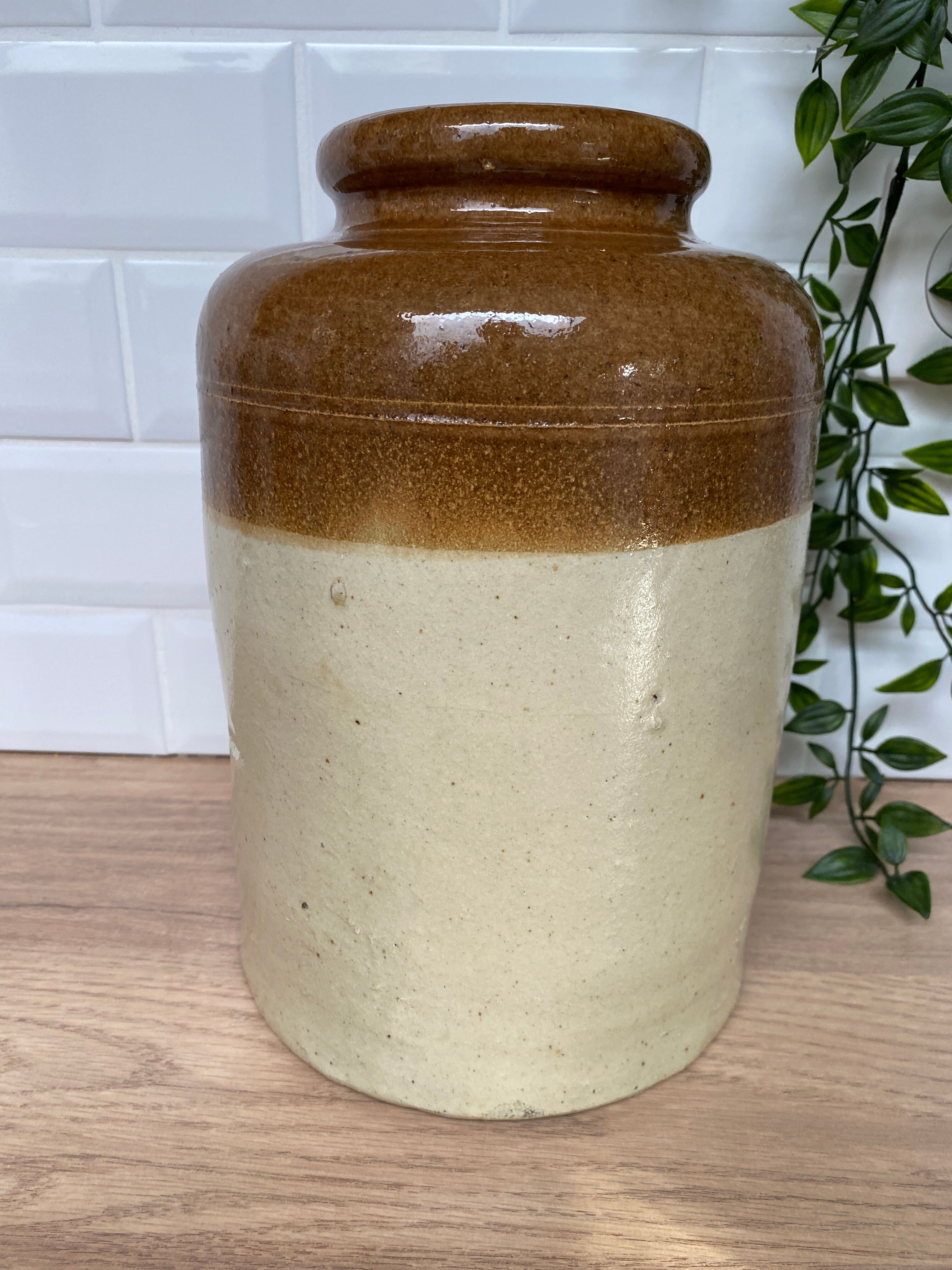 Glazed bicolor sandstone pot