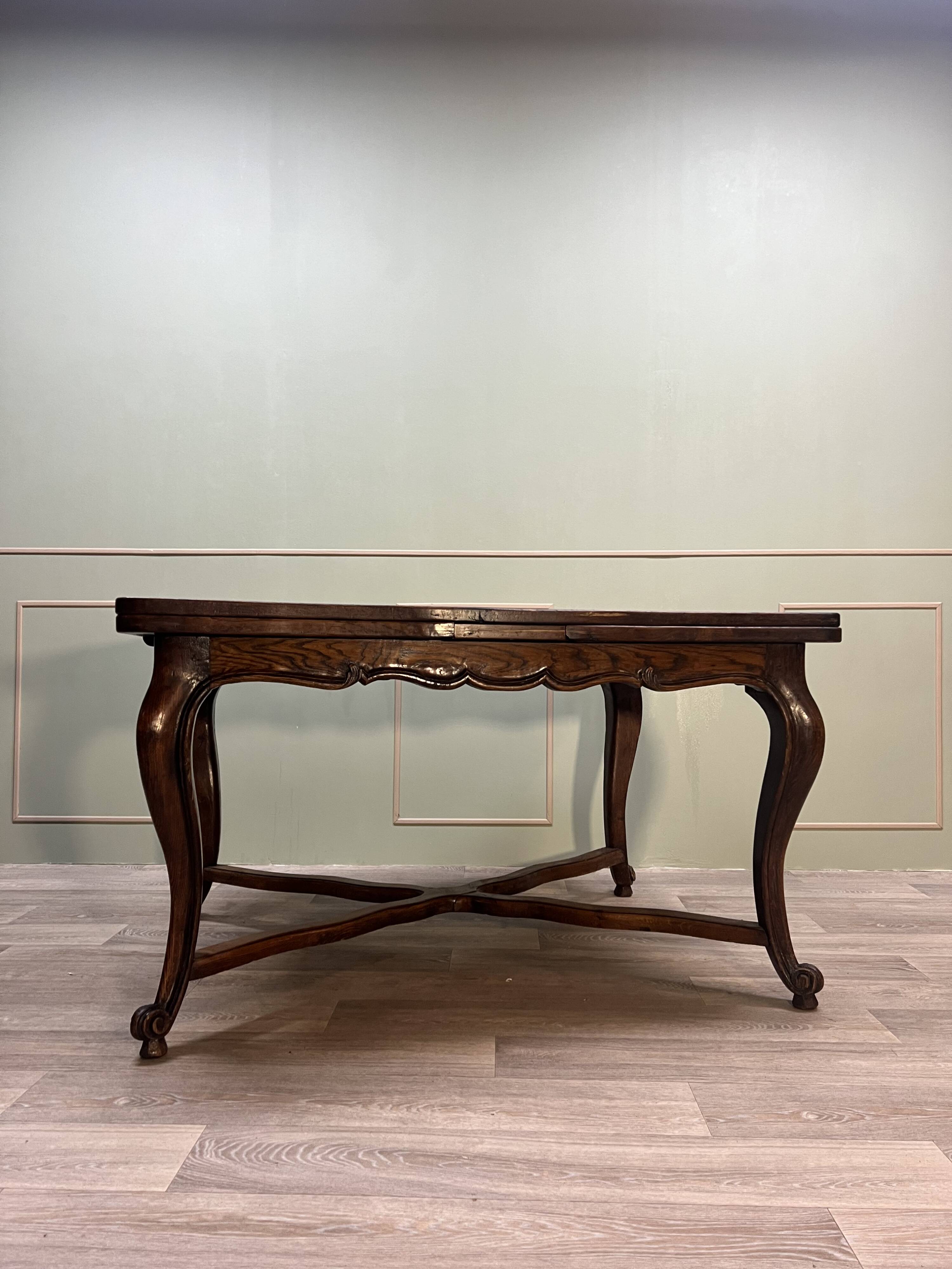 Dining room table in natural wood called italian style with parquet top 19th century