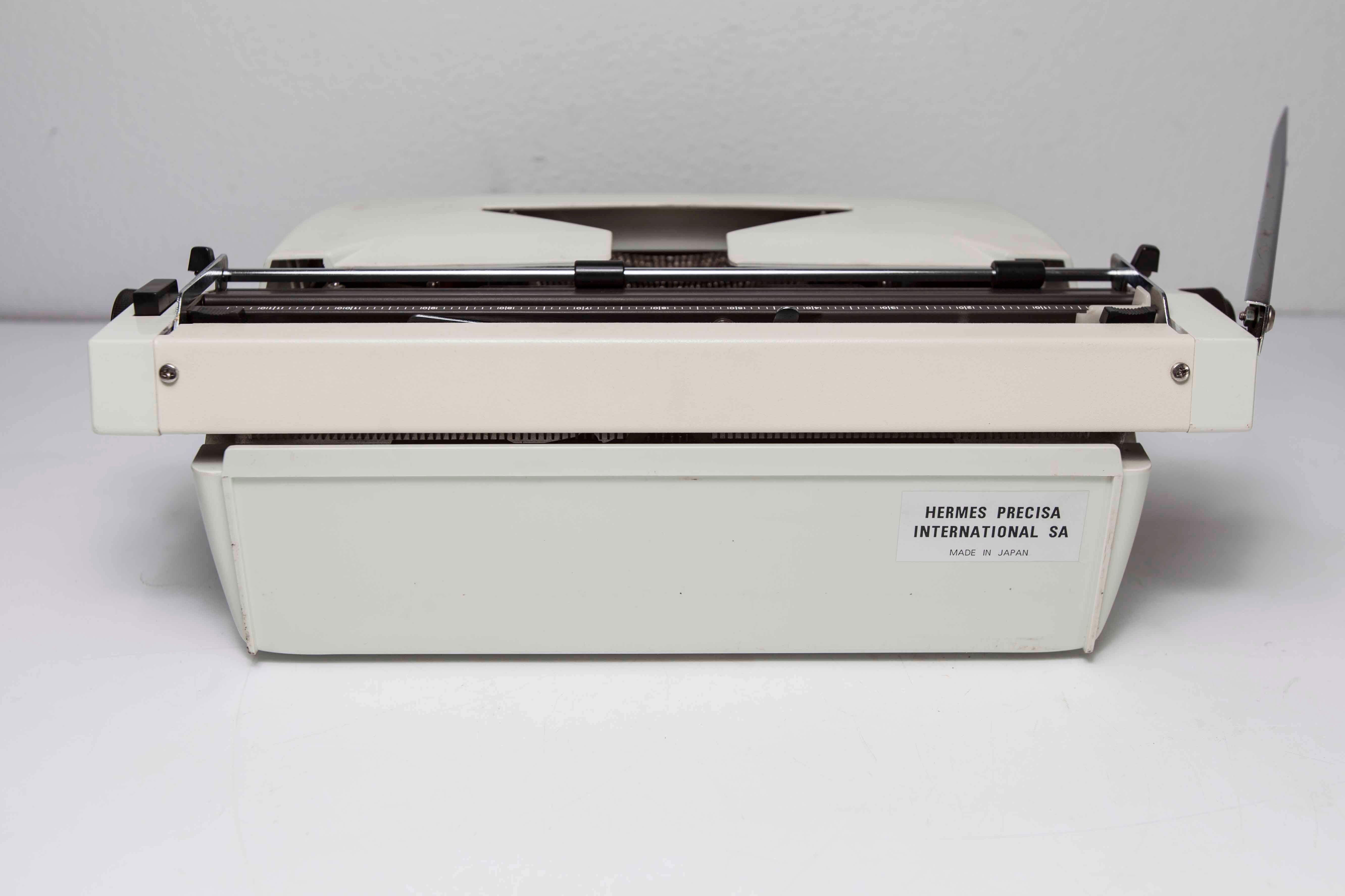 Machine à écrire Hermès 305 révisée