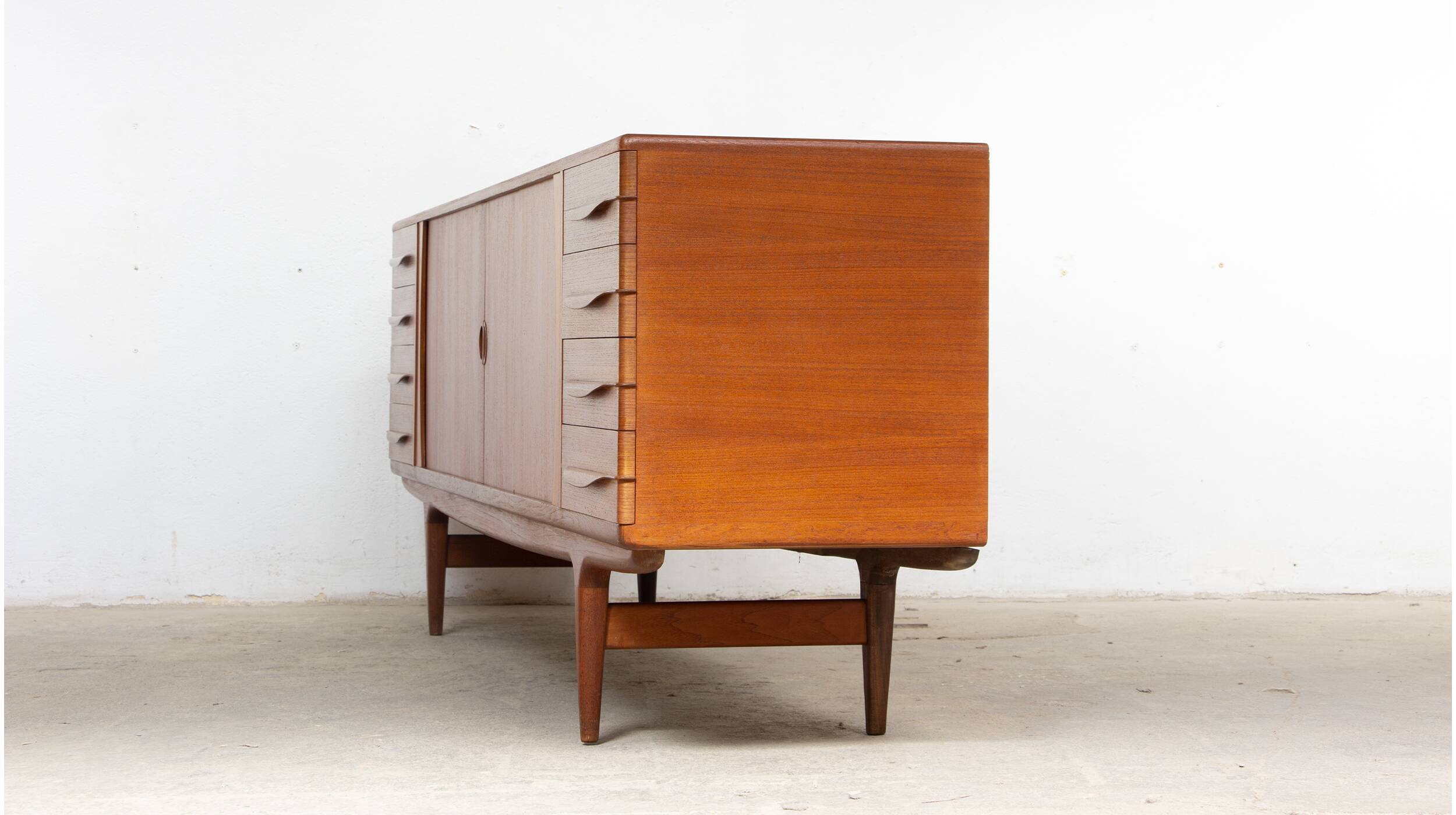 Enfilade U15 Johannes Andersen for Uldum Mobelfabrik