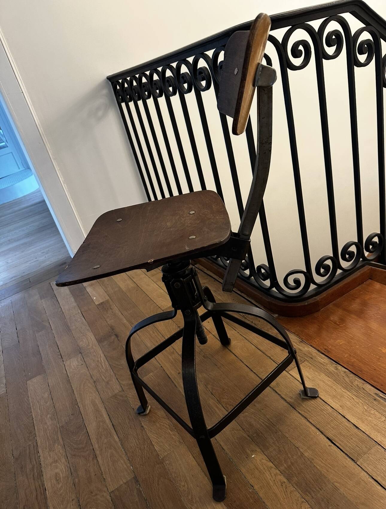 Bienaise workshop chair – model 204 – France, circa 1930–1950