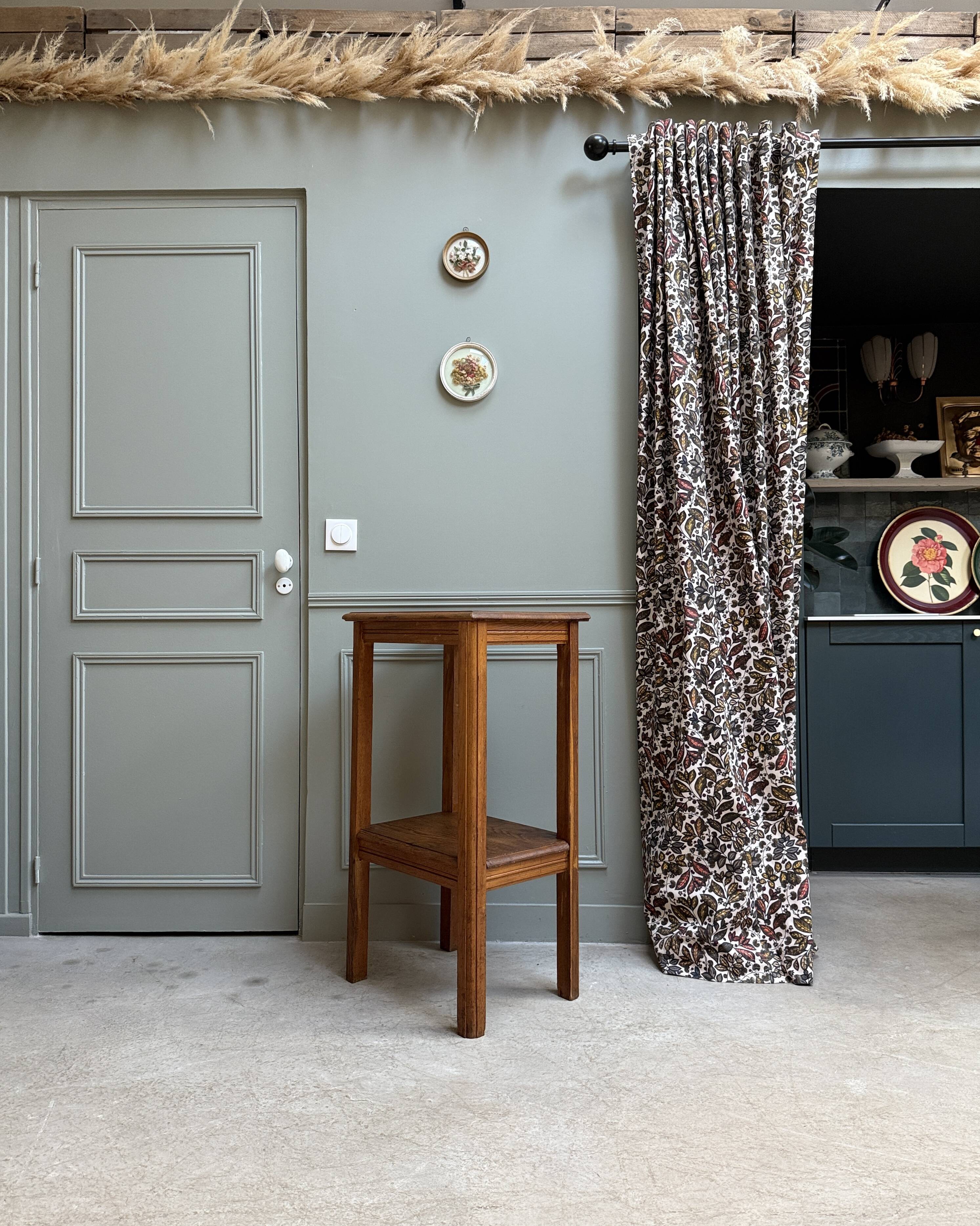 Small console from the 1940s.