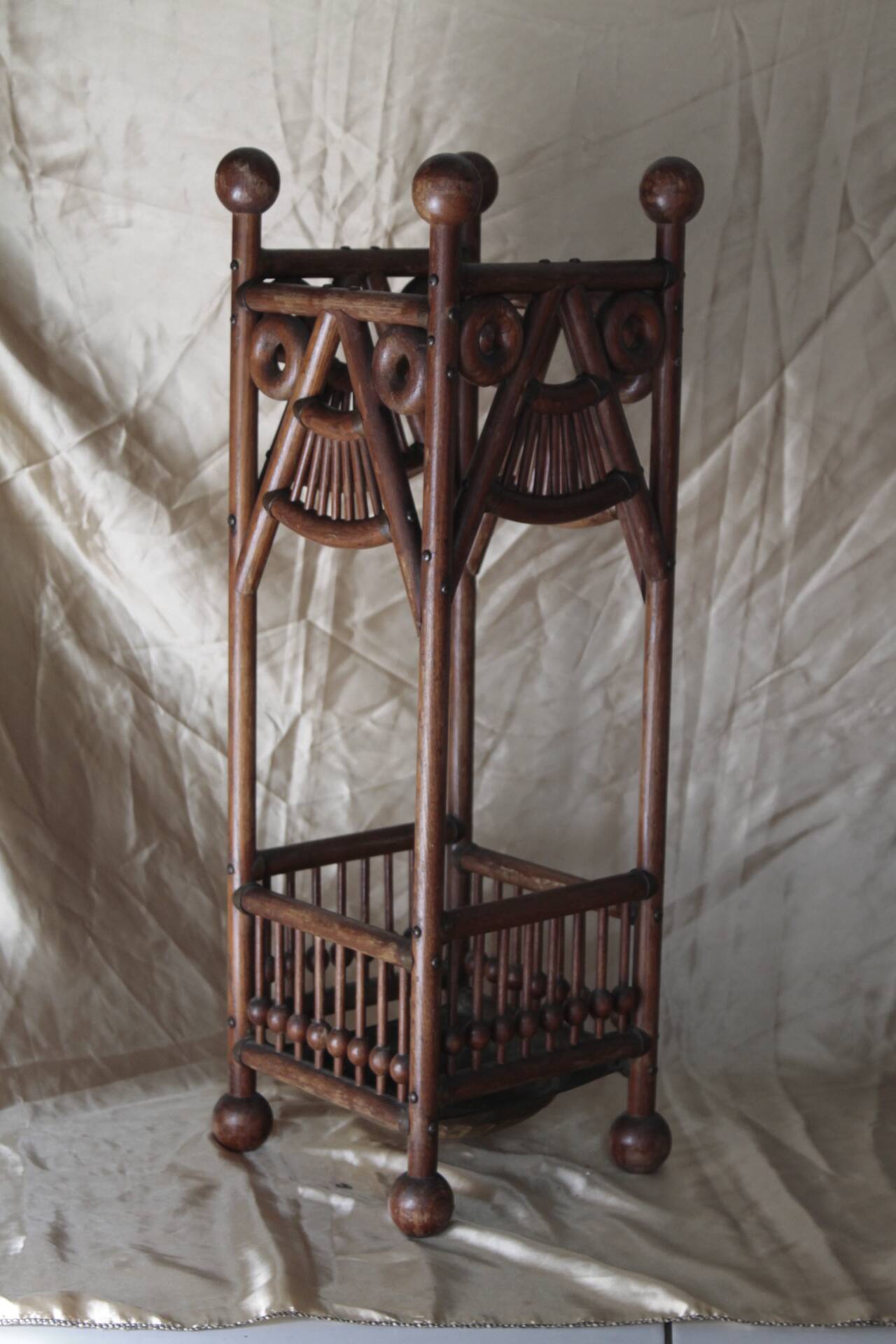 Victorian umbrella stand "Arts & Craft"