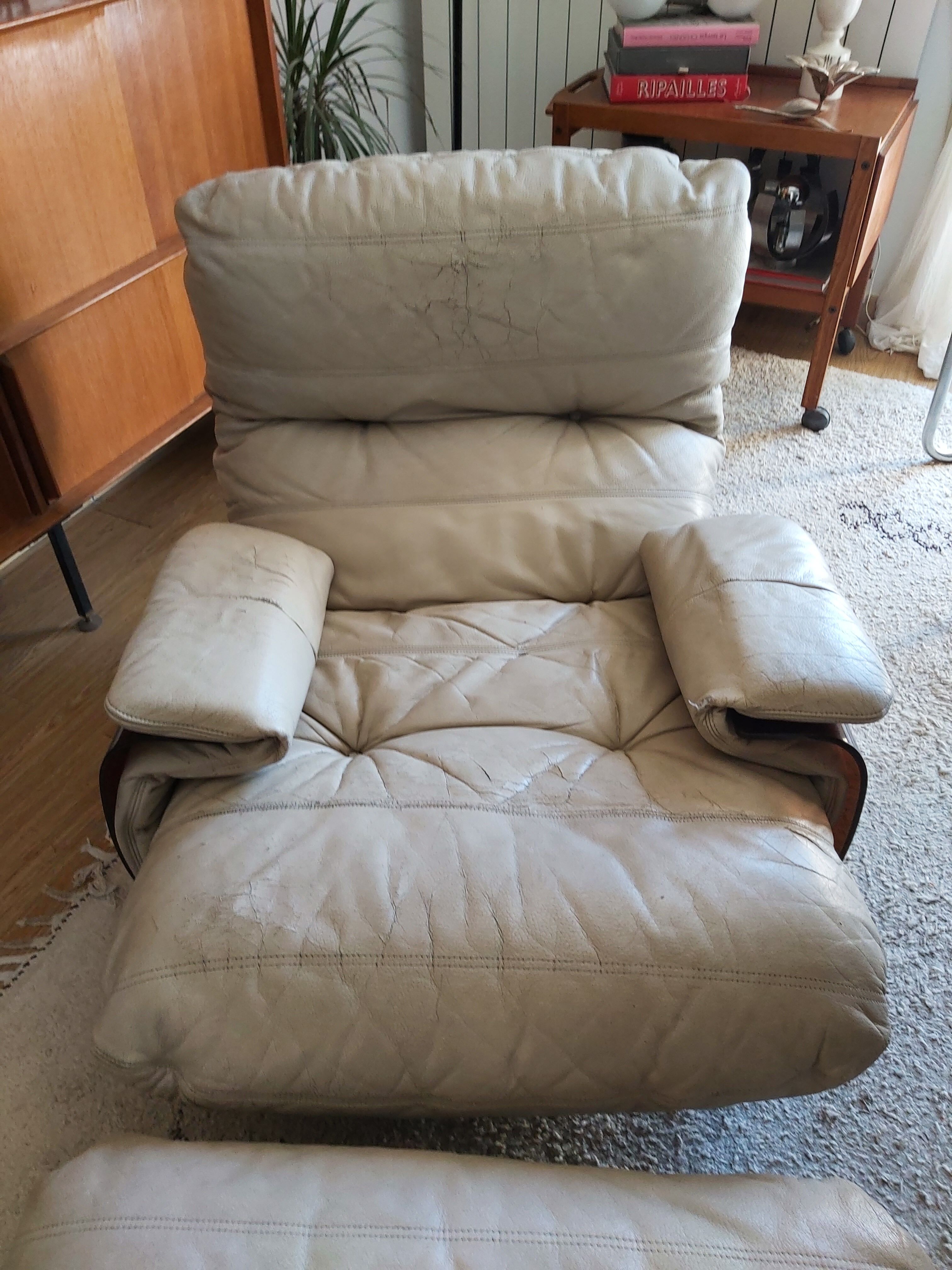 Fauteuil et pouf Marsala de Michel Ducaroy pour Ligne Roset