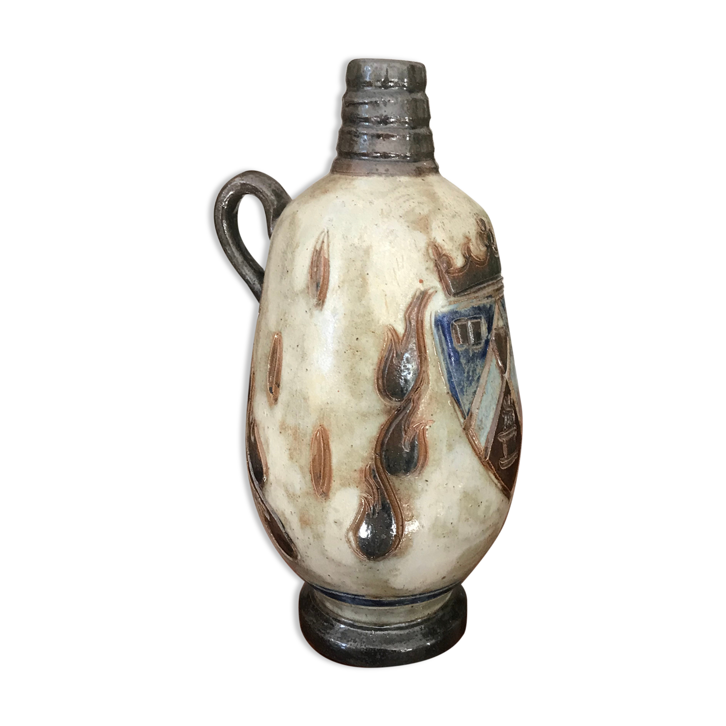 Sandstone vase signed Guérin